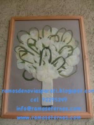 http://www.RAMOSETERNOS.COM Novios y novias en Vitacura |  Conserva tu ramos de novia enmarcado, prensando como un recuerdos de matrimonio