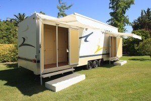 Galm Service Anuncios gratis para novios en Lo Barnechea |  Arriendo ba&ntilde;os de lujo para matrimonios, Trailer con 10 ba&ntilde;os para eventos