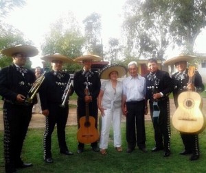 johnny luis Novios y novias en Santiago |  un bello regalo en dia de la madre serenatas y mariachis, 5 mariachis X $60.000. charros en vivo