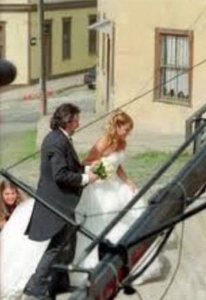 SOLEDAD FUENTES Anuncios gratis para novios en Las Condes |  VESTIDO DE NOVIA TIPO REINA BLANCO, MISMO MODELO DE TELESERIE MACHOS