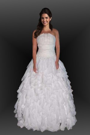 Valeria Aranda Novios y novias en Macul |  Vendo vestido de novia de Diseñadora Macarena Palma, Exclusivo y unico diseño