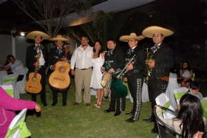 johnny luis Anuncios gratis para novios en Providencia |  regala serenatas en tu boda charros y mariachis, sal y tequila 4X$60.000. 02-6388358 / 7-6260519