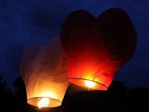 Cesar Mu&ntilde;oz Anuncios gratis para novios en Santiago |  Globos Zen, Globos de Papel