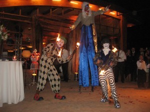 Alex Castillo Reyes Anuncios gratis para novios en La Florida |  Entregamos cotill&oacute;n con personajes circoteatrales, Artemarket, perfecci&oacute;n., Puestas en escena Veneciana, Imaginario m&aacute;gico,Fuego,malabares de luz, Saxo