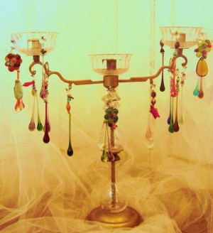 Maria Jesus Gorro&ntilde;o Anuncios gratis para novios en Lo Barnechea |  Lamparas Candelabros Aplique Braseros  Tallados vidrio copas torteros vasos, Lamparas Candelabros con o sin lagrimas 