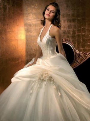 Nickol Anuncios gratis para novios en Macul |  Vendo hermoso vestido de novia nuevo, a $180.000.- (precio Orgin. $350.000), De remate, impecable, incluye Falso y corona, todo por $180.000.-