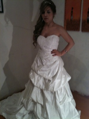 jacqueline Anuncios gratis para novios en Pe&ntilde;alol&eacute;n |  vendo vestidos de novia hermoso dise&ntilde;os incluso tallas grandes, vestidos de novia baratos 