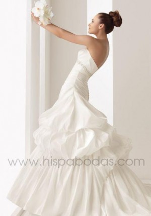 Constanza Anuncios gratis para novios en Las Condes |  Vestido de Novia Exclusivo, Espa&ntilde;ol Colecci&oacute;n Aire Rosa Clar&aacute; 2011, Impecable