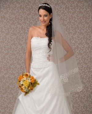 Claudia Martinez Anuncios gratis para novios en San Miguel |  Se vende vestido de novia, Vestido de novia