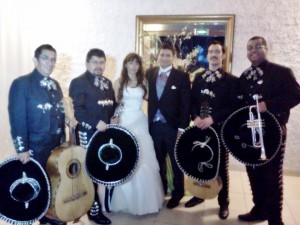 johnny luis Anuncios gratis para novios en Santiago |  mariachis para matrimonios serenatas en vivo charros, sal y tequila fonos  26388358 / 7-6260519 charros 4 X $60.000.