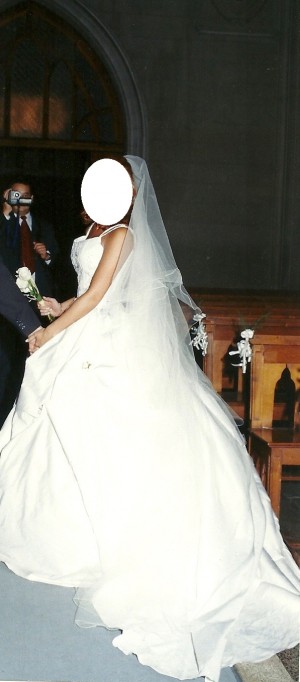 Paola Iba&ntilde;ez Anuncios gratis para novios en Santiago |  Vendo vestido de novia de chant&uacute; talla 38, hermoso, Hermoso vestido de novia de chant&uacute;