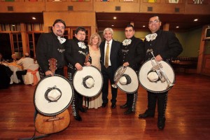 cristian Anuncios gratis para novios en Santiago |  Mariachi sal y tequila seranatas a domicilio dentro y fuera de stgo, El mejor regalo para tu ser querido