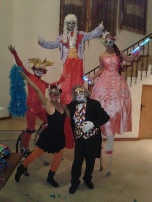 Alex Castillo R. Anuncios gratis para novios en Las Condes |  Espect&aacute;culos entretenidos para entrega de cotill&oacute;n en matrimonios , Shows veneciano,imaginario m&aacute;gico, zancos, malabares de luz, saxo...