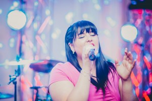 Claudia Bravo Cantante Anuncios gratis para novios en Concepci&oacute;n |  Cantante  musica ambiental para cenas y cocktail, Cocktail  y cena