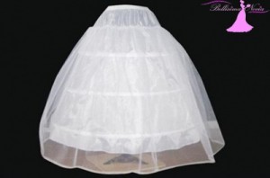 Priscila Carrasco Anuncios gratis para novios en Providencia |  Falso de tres varillas para vestido de novia, Bellisimanovia.cl