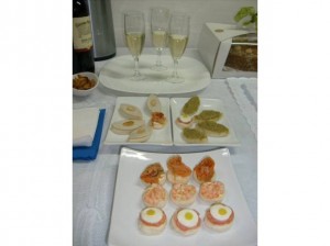 sergio Anuncios gratis para novios en Santiago |  Brochetas canapes empanaditas tapaditos cebiches todo eventos, Domicilios todo eventos cocteleria fiestas canapes empanaditas 