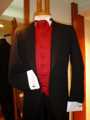 Rodrigo Torres Anuncios gratis para novios en Santiago |  Traje de Novio $149.500.- http://www.tailord.cl, Sastreria