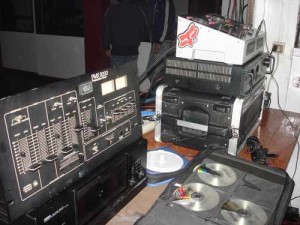 Jorge Ayala Anuncios gratis para novios en Maip&uacute; |  M&uacute;sica Para Matrimonios, Bautizos, Cumplea&ntilde;os, Despedidas, Fiestas En Gral., DJ, VJ, Iluminaci&oacute;n, Proyecci&oacute;n, Grabaci&oacute;n En Video, Animaci&oacute;n, Show, Etc