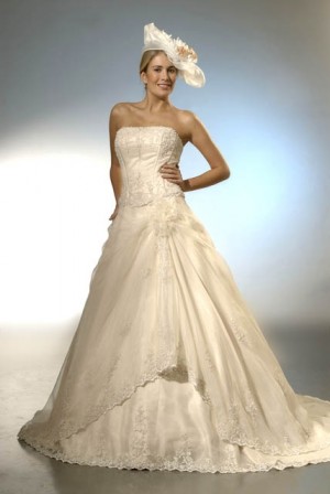 P&iacute;a Silva G Anuncios gratis para novios en Curic&oacute; |  VeNdO VesTidO ImPortAdO, Vestido hermoso, elegante, espectacular. 