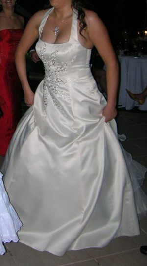 Valeria Anuncios gratis para novios en Providencia |  Vestido de novias usado,  impecable, de la casa Blanca, Providencia, Santiago