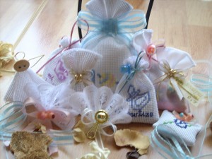 Marjorie Diaz M. Anuncios gratis para novios en Curic&oacute; |  Taller  Kintu: accesorios de boda y delicados souvenirs ., Confeccionamos hermosos accesorios de mesa para tus eventos y souvenirs.