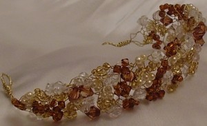 Silvana Anuncios gratis para novios en Las Condes |  TOCADOS  DE  NOVIA., Pinches, Peinetas, Tiaras, Tocados.