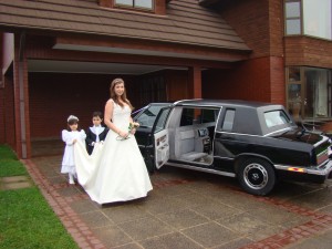 Ricardo Torres Anuncios gratis para novios en Santiago |  Elegante Limousina Chrysler, hermoso Impala 69 o moderno Mazda 6 del a&ntilde;o, Cualquiera de los tres estar&aacute;n a la altura de tu boda o evento