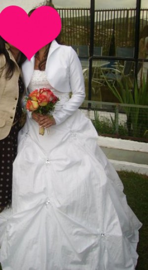 Susan Jaramillo Anuncios gratis para novios en Quilpu&eacute; |  Vestido de novia Precioso Talla 38 -40 Ajustable! Realmente hermoso!, Precioso vestido a un precio conversable!