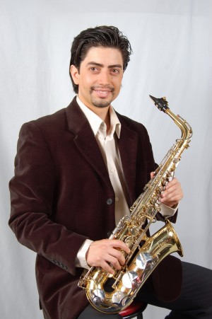 Javier young Anuncios gratis para novios en Providencia |  saxofonista, exelente interprete en saxofon con un variado y flexible repertorio