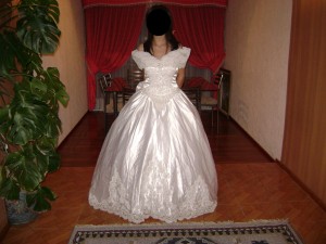 valentina Anuncios gratis para novios en Maip&uacute; |  se arrienda hermoso vestido de novia, vestido blanco con detalles de piedras y todos los accesorios