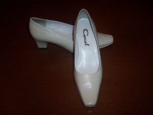 Claudia Anuncios gratis para novios en San Miguel |  LINDOS ZAPATOS DE NOVIA GACEL N� 38, Usados s&oacute;lo una vez