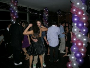 Jorge Ayala V. Anuncios gratis para novios en San Miguel |  M&uacute;sica Envasada Y En Vivo, Amplificaci&oacute;n, Iluminaci&oacute;n, Plasma, Data Show., matrimonios, cumplea&ntilde;os, despedidas, premiaciones, fiestas 70s, 80s, 90s