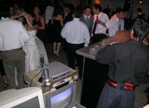 Jorge Ayala - Mauricio Serrano Anuncios gratis para novios en San Miguel |  Arriendo Iluminaci&oacute;n, Amplificaci&oacute;n, DJ, VJ, M&uacute;sica Fiestas, Plasma, Data., matrimonios, bautizos, despedidas, 15 a&ntilde;os, fiestas 70s, 80s, 90s, eventos