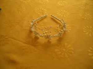 Nelly Guti&eacute;rrez G. Anuncios gratis para novios en Maip&uacute; |  Tiaras y coronas para novias en pedrer&iacute;a., Usamos cristales, strass,mostacillas y cuentas de vidrio.