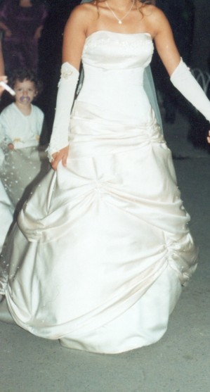 CAROL Anuncios gratis para novios en Pudahuel |  ARRIENDO VESTIDO DE NOVIA, TALLA 38 COLOR BEIGE C/ACCES., MARCA MORY LEE, EN EXCELENTE ESTADO