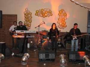 Jorge Ayala - Mauricio Serrano Anuncios gratis para novios en San Miguel |  Amplificaci&oacute;n Profesional, Luces, L&aacute;ser, Humo, Plasma, Data, DJ, Sonidista., matrimonios, despedidas, 15 a&ntilde;os, arriendos eventos, fiestas 70s, 80s, 90s