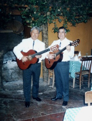 Rene Martinez Anuncios gratis para novios en Santiago |  mariachis Juarez precios muy bajos., con toda la musica entretenida.