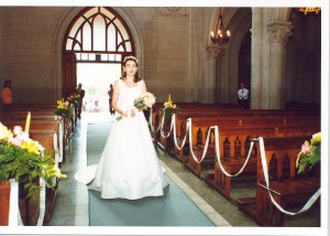 Pilar Anuncios gratis para novios en Santiago |  Vendo vestido de novia, color ivory, impecable, bordado, talla 42