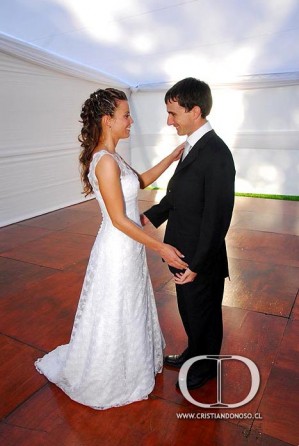 CRISTIAN DONOSO Anuncios gratis para novios en Vitacura |  MUSICA ENVASADA + MUSICA NOVIOS + MUSICA MATRIMONIOS + MUSICA PARA NOVIOS, DONOSO Y ASOCIADOS   (56 2) 207 8381   9.161 6210    9.532 6442