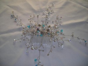 Nelly Guti&eacute;rrez G Anuncios gratis para novios en Maip&uacute; |  Su accesorio en pedrer&iacute;a, Tiaras, tocados ,coronas para novias