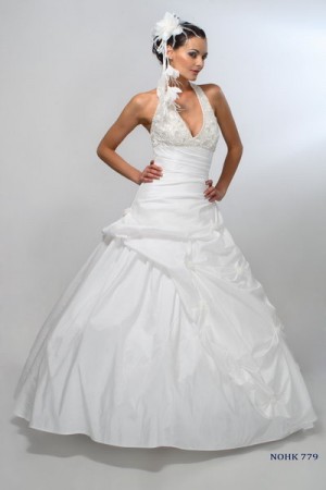 Javiera Hadad Anuncios gratis para novios en Las Condes |  vendo vestido de novia usado, precioso, moderno, talla 40 - 42 $250.000, Precioso vestido color marfil, solo a $250.000, conversable