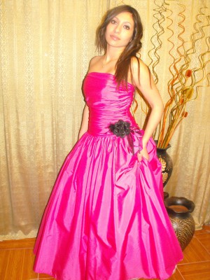 MARCELA MU&Ntilde;OZ MORALES Anuncios gratis para novios en La Reina |  VESTIDOS DE FIESTAS PAJES  SE ARRIENDAN, CONTAMOS CON MAS DE 600 VESTIDOS TODOS TRAIDOS DESDE USA!