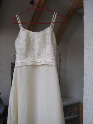 claudia mu&ntilde;oz Novios y novias en Maipú |  vendo vestido de novia Casa Blanca talla42 color mantequilla, cola, velo , vestido novia casa  blanca