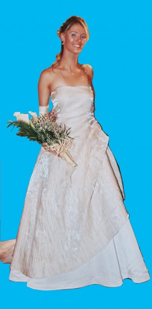 Karina Anuncios gratis para novios en Rancagua |  vendo vestido de novia 120 mil talla 36, telas de primera calidad, Razo y Bambula Color ivory