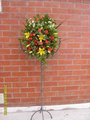 MAURICIO ROJAS Anuncios gratis para novios en Santiago |  ARREGLOS FLORALES, RAMOS DE NOVIA, CENTROS DE MESA, DECORACION MATRIMONIOS, CAMINOS DE LUZ, ATRILES, ARREGLOS ALTAR, CENTRO MESA NOVIOS
