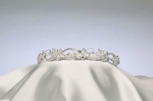 MARILYN RAGGIO Novios y novias en Providencia |  TIARAS DE NOVIA, ACCESORIOS PARA EL CABELLO