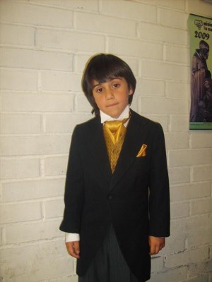 luisa Novios y novias en Maipú |  Trajes alta costura niños pajes maipu santiago, Vestuario impecable pajes niños y niñas