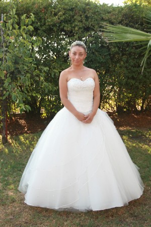 Carolina Orietta Varas R&iacute;os Novios y novias en Macul |  Vendo Vestido de Novia con amarras, con velo de 4 metros