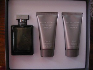 Soledad Anuncios gratis para novios en Santiago |  Romance Silver - Ralph Lauren, Eau de toilette, 100 mL. After shave, 75 mlL. Shawer gel, 75 mL.