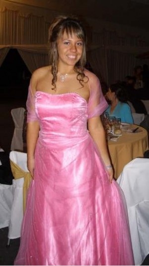 Carolina Anuncios gratis para novios en Santiago |  vestido de princesa  color rosa talla 40 a solo 50 mil ,  Ideal para graduacion color rosa (solo una postura)